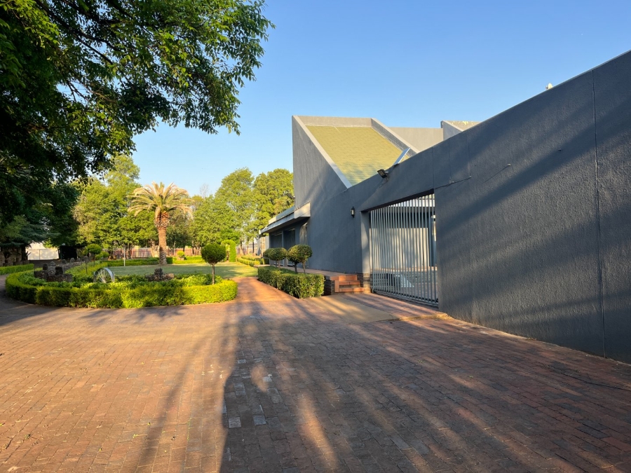 5 Bedroom Property for Sale in Van Der Hoff Park North West